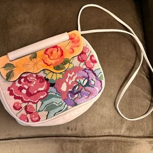 EUC Patricia Smith Designs Floral Soft Ivory White Leather Embroidered MOON BAG